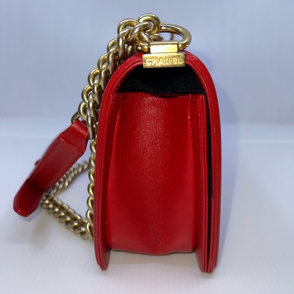 Chanel Boy Red Medium Quilted Leather Flap Bag - Picture 6 of 14
